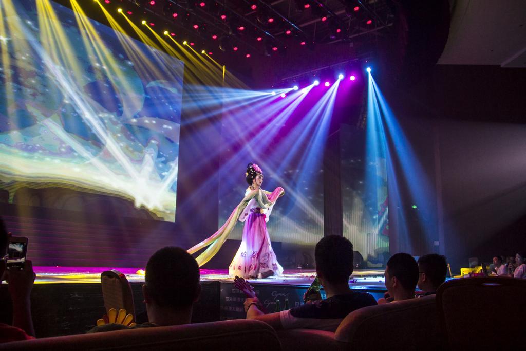 Chengdu Cynn Hotel Экстерьер фото